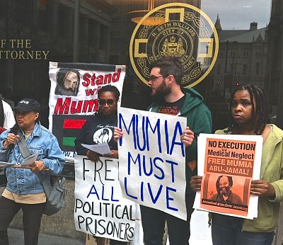 Protest outside DA Williams office in 2015